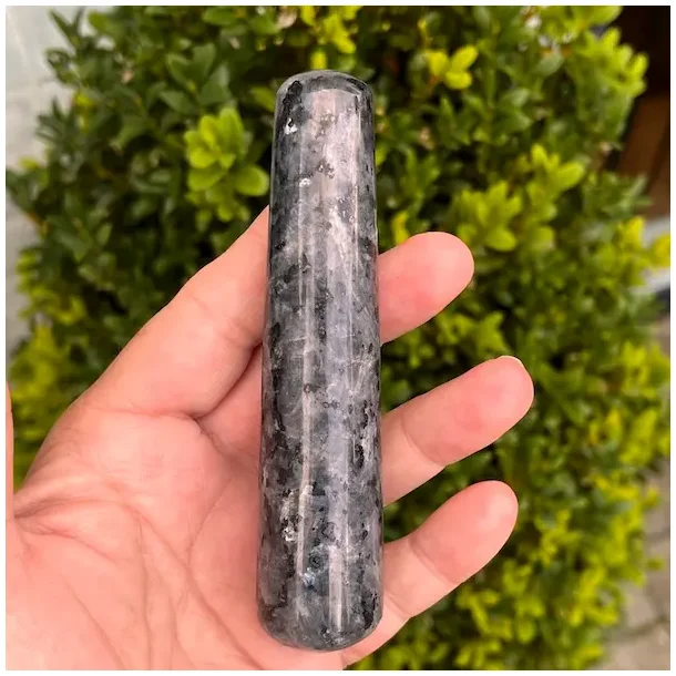 Larvikit healerstav 11,4 cm  kraftfuld massagestav til grounding, fokus og beskyttelse