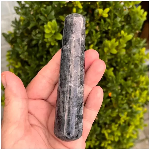 Larvikit healerstav 11,4 cm  kraftfuld massagestav til grounding, fokus og beskyttelse