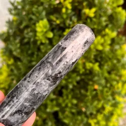 Larvikit healerstav 11,4 cm  kraftfuld massagestav til grounding, fokus og beskyttelse