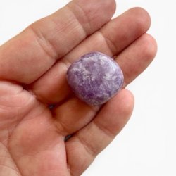 Lepidolit lommesten 2,5-3 cm krystal mod stress og uro
