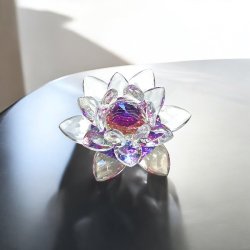 Feng Shui lotusblomst 8,5 cm med glasprismer � skab harmoni, lys og spirituel balance