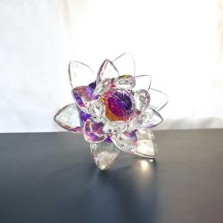 Feng Shui lotusblomst 8,5 cm med glasprismer � skab harmoni, lys og spirituel balance
