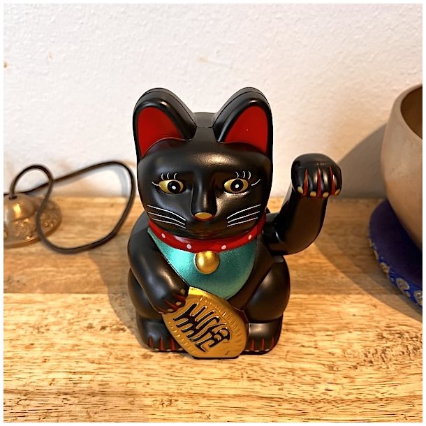 Sort Lucky Cat 13 cm � Symbol p� Held, lykke, Mystik og Beskyttelse
