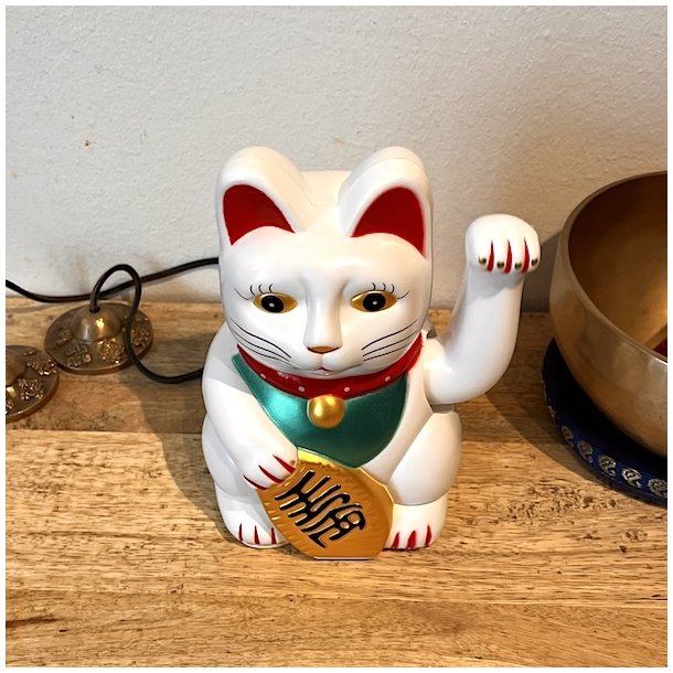 Stor Hvid Lucky Cat Maneki Neko (18 cm)  bring held, velstand og harmoni ind i dit liv.
