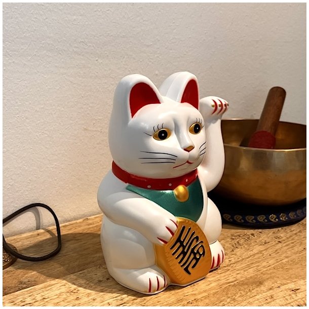 Stor Hvid Lucky Cat Maneki Neko (18 cm)  bring held, velstand og harmoni ind i dit liv.