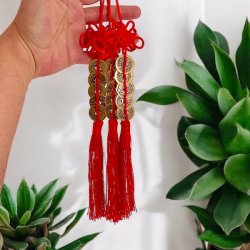 Feng Shui luckyhanger med kinesiske lykkem�nter og traditionelle knuder 39 cm