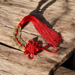 Feng Shui luckyhanger med kinesiske lykkem�nter og traditionelle knuder 39 cm