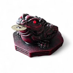 Rd Lykkefr med Lykkemnt  Tiltrk Held &amp; Overflod | 6,5 x 7 x 5,5 cm