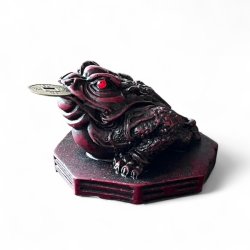 Rd Lykkefr med Lykkemnt  Tiltrk Held &amp; Overflod | 6,5 x 7 x 5,5 cm