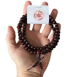 Malakde i rdbrunt rosentr  108 perler, lngde 2 x 35 cm