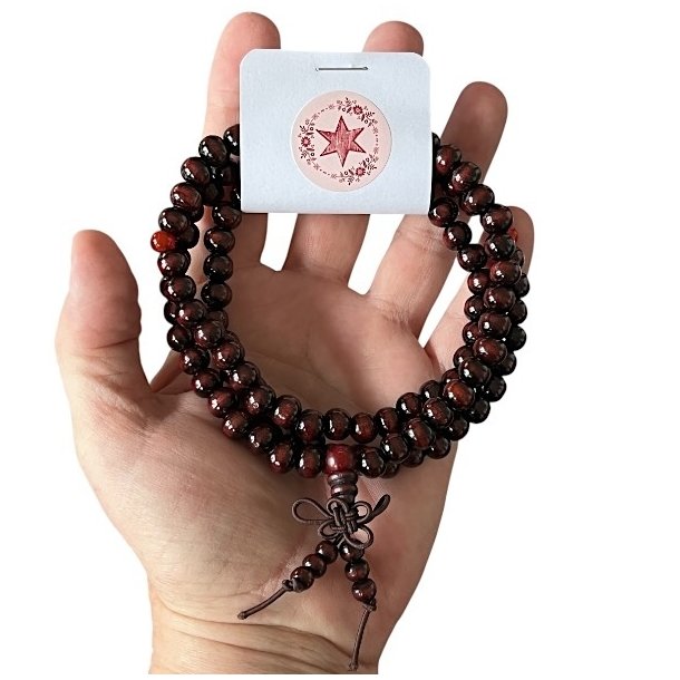 Malakde i rdbrunt rosentr  108 perler, lngde 2 x 35 cm