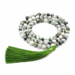 H�ndlavet mala med 6 mm tr�agatperler og gr�n kvast