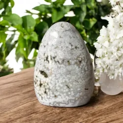 Unika Ocean jaspis freeform 10,5 cm  unik poleret sten med farver og naturlige huler