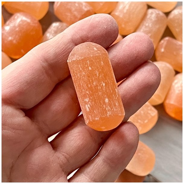 Orange selenit kuber ca. 3 cm � til healing og energirensning!