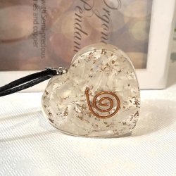 Orgonit hjerte vedhng m. selenit