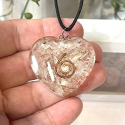 Orgonit hjerte vedhng m. selenit