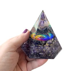 Stor Hexagonal Ametyst Orgonit Pyramide  Harmoni, Beskyttelse og Energetisk Balancering