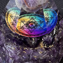 Stor Hexagonal Ametyst Orgonit Pyramide  Harmoni, Beskyttelse og Energetisk Balancering