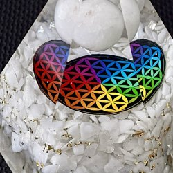 Stor Hexagonal Hvid Agat Orgonit Pyramide  Harmoni, Beskyttelse og Energetisk Balancering