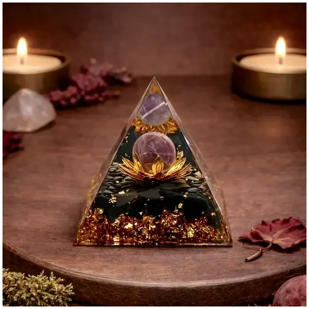 Orgonit pyramide med sort obsidian og ametystkugle i lotus 6 x 6 cm