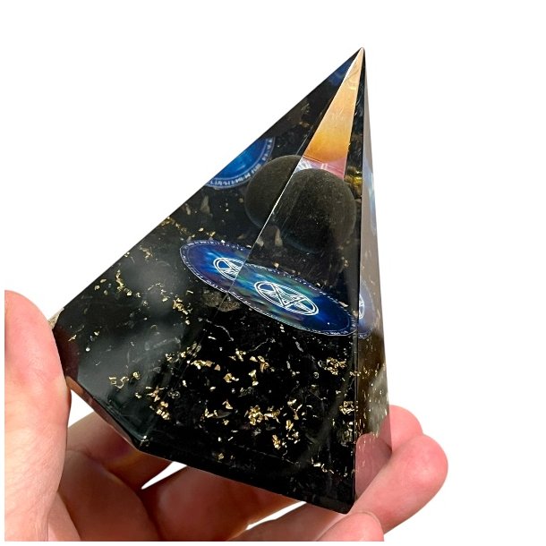 Stor Hexagonal Sort Turmalin Orgonit Pyramide  Harmoni, Beskyttelse og Energetisk Balancering