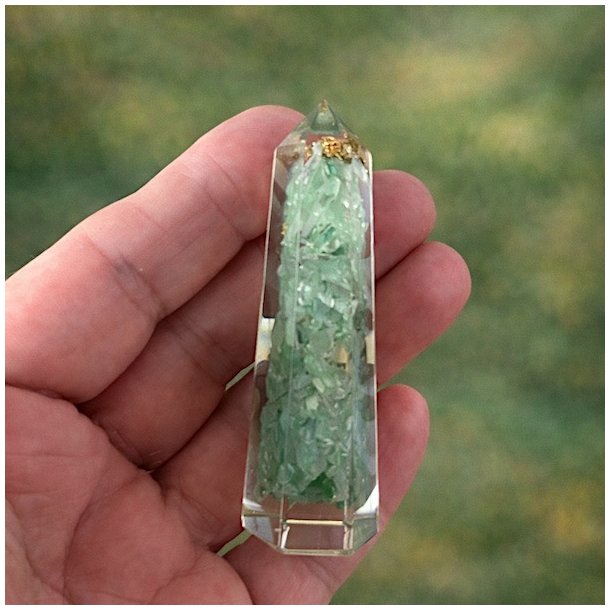 Orgonit t�rn med gr�n fluorit 8 cm � ro, klarhed &amp; EMF-beskyttelse
