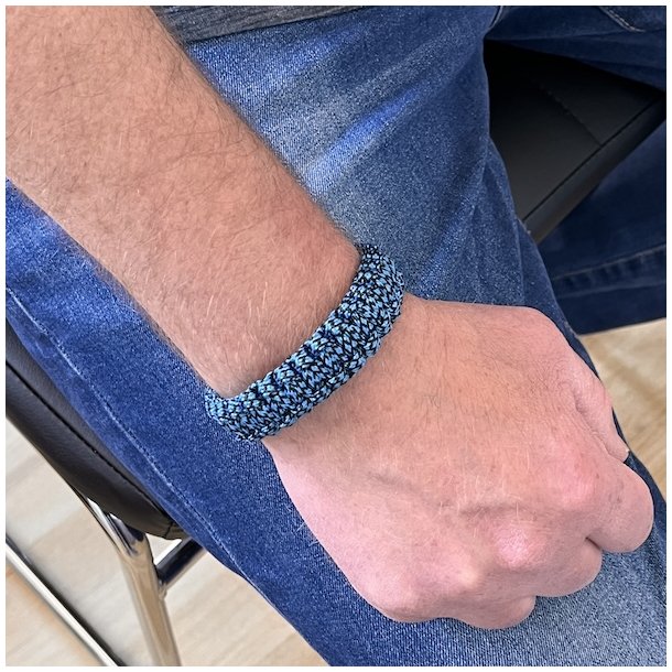 Stilfuldt, robust og unikt paracord armbnd  hndlavet kvalitet, model G