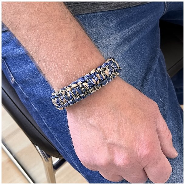 Stilfuldt, robust og unikt paracord armbnd  hndlavet kvalitet, model E