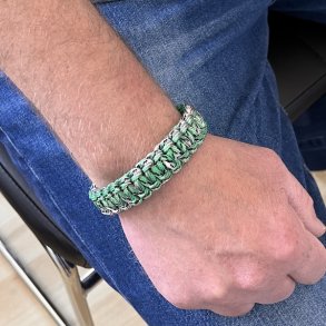 Stilfuldt, robust og unikt paracord armbnd  hndlavet kvalitet, model H