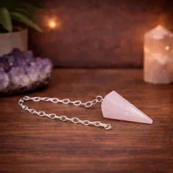 Rosenkvarts pendul 4 cm � k�rligt redskab til pendulering &amp; intuition