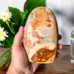 Unika Polykrom jaspis freeform 632 g med smukke farvespil og blde former til ro og balance