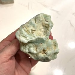 Unik Blgrn Aragonitkrystal i R Form  322 g  En Krystal i Srlig Fin Kvalitet