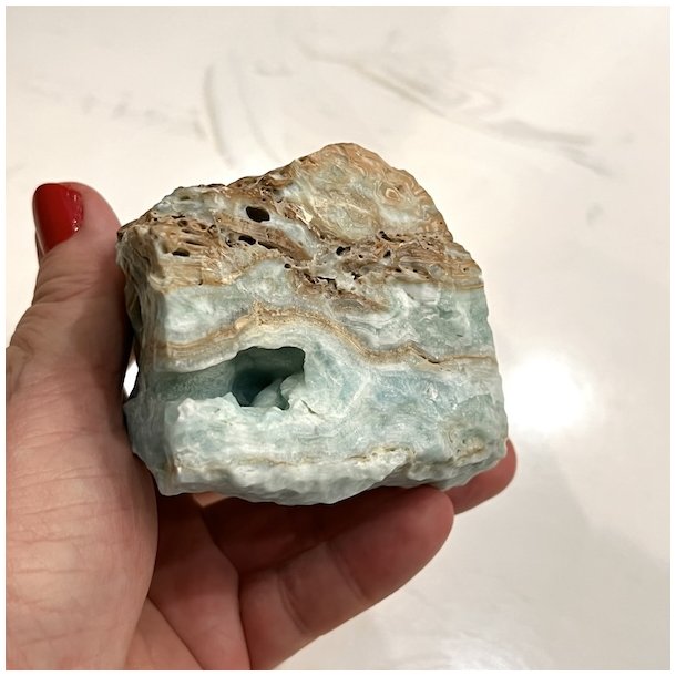 Unik Bl Aragonitkrystal i R Form  462 g  En Krystal i Srlig Fin Kvalitet