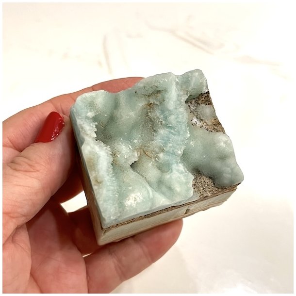 Unik Bl Aragonitkrystal i R Form  256 g  En Krystal i Srlig Fin Kvalitet