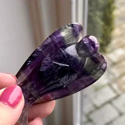 One of a Kind Regnbue Fluorit Engel 8 cm i Fineste Kvalitet