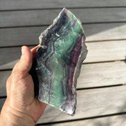 Eksklusiv unika regnbue fluorit med naturligt m�nster.