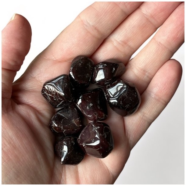 Rde almadin granater | Lommesten | Ml 2 - 2,3 cm