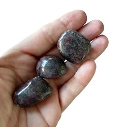 Smukke R�de Rubin Lommesten � 3 - 3,5 cm, Perfekt til Energi og Beskyttelse