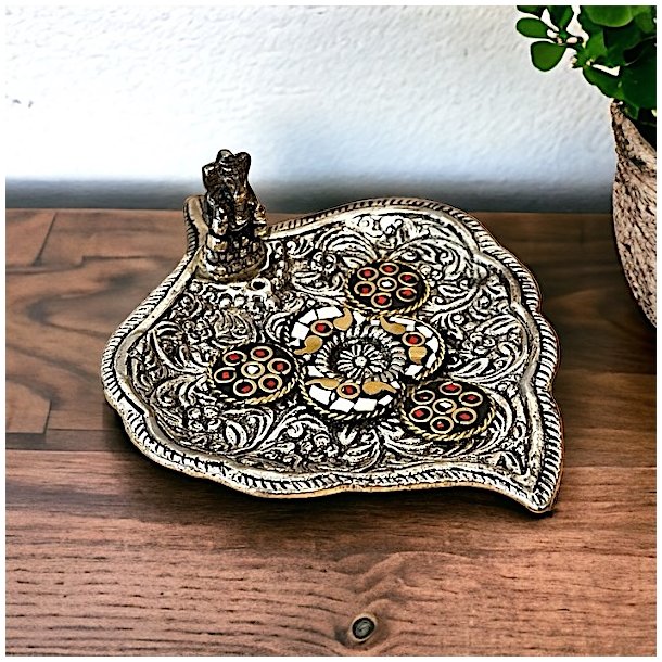 Ganesha Metal Rgelsesholder