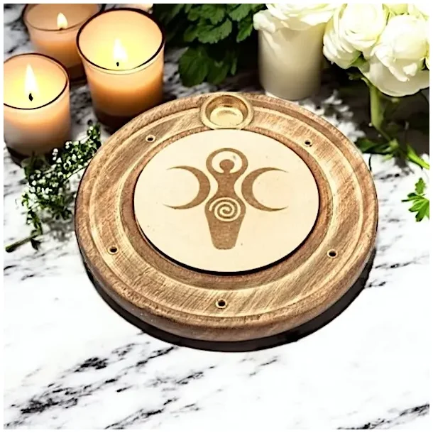 R�gelsesholder i tr� med Gudinde, Halvm�ner og Spirituel Symbolik