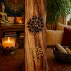 Tr� r�gelsesholder med livets tr� symbol og sort turmalin til energirensning