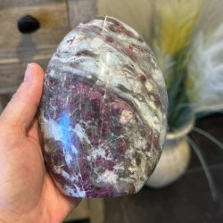 Stor Rubelit Freeform med smukt farvespil mellem pink turmalin og lys kvarts