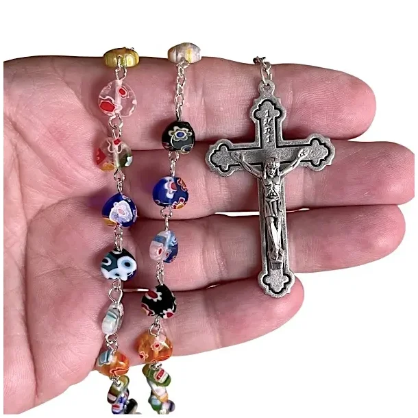 H�ndlavet Rosenkransk�de med hjerteperler i Muranoglas � 55 perler, 54 cm lang