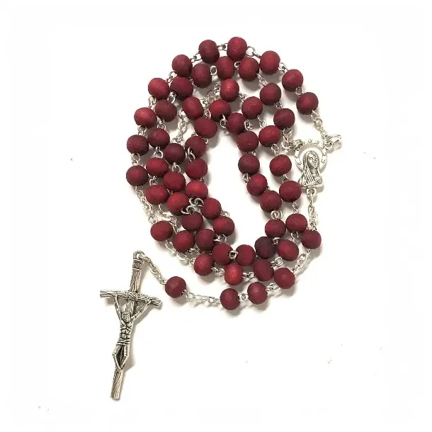 Rosenkranskde i rosentr med 59 perler og kors  hndlavet kde med skn duft af roser