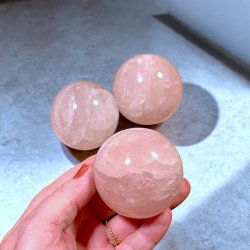 Ekstra Fine Rosenkvarts Kugler  5,5 - 6 cm