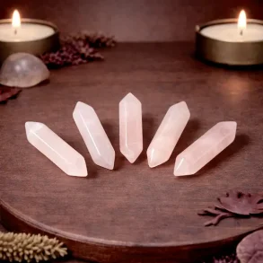 Rosenkvarts dobbelttermineret 3 x 1 cm � k�rlighed, ro og hjertechakra