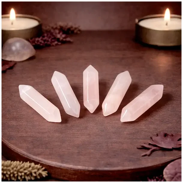 Rosenkvarts dobbelttermineret 3 x 1 cm � k�rlighed, ro og hjertechakra