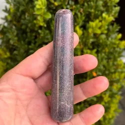 Rubin i kyanit healerstav 10,4 cm  kraftfuld massagestav til mod, ro og indre styrke