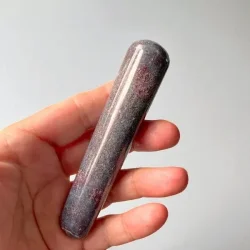 Rubin i kyanit healerstav 10,4 cm  kraftfuld massagestav til mod, ro og indre styrke