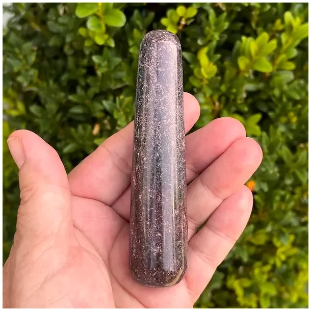 Rubin i kyanit healerstav 10,2 cm  kraftfuld massagestav til mod, ro og indre styrke
